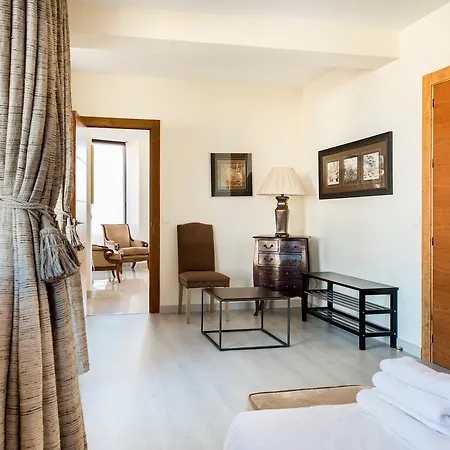 Larios Suites * マラガ