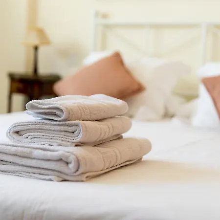 Larios Suites *