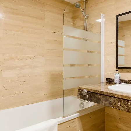 Larios Suites *
