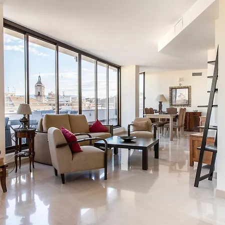 Larios Suites *